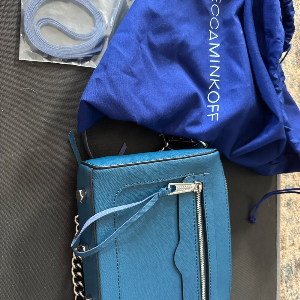 Rebecca Minkoff Blue Crossbody Bag with Silver Chain- BRAND NEW NEVER USED - Picture 3 of 9